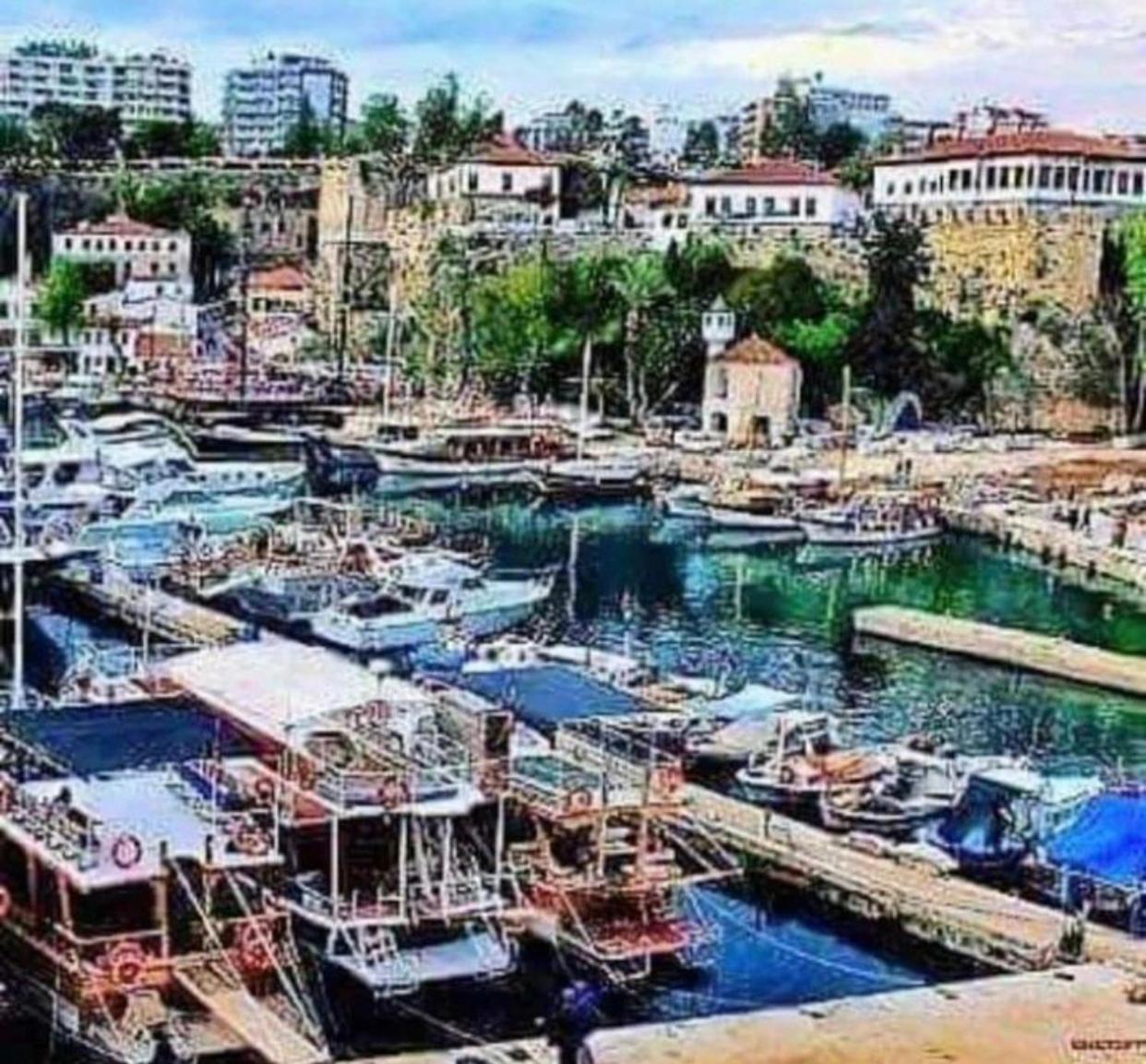 Tarihi Kaleici Muethis Konum Deniz Yakini Uygun Fiyat Huzurlu Ev Daire Antalya